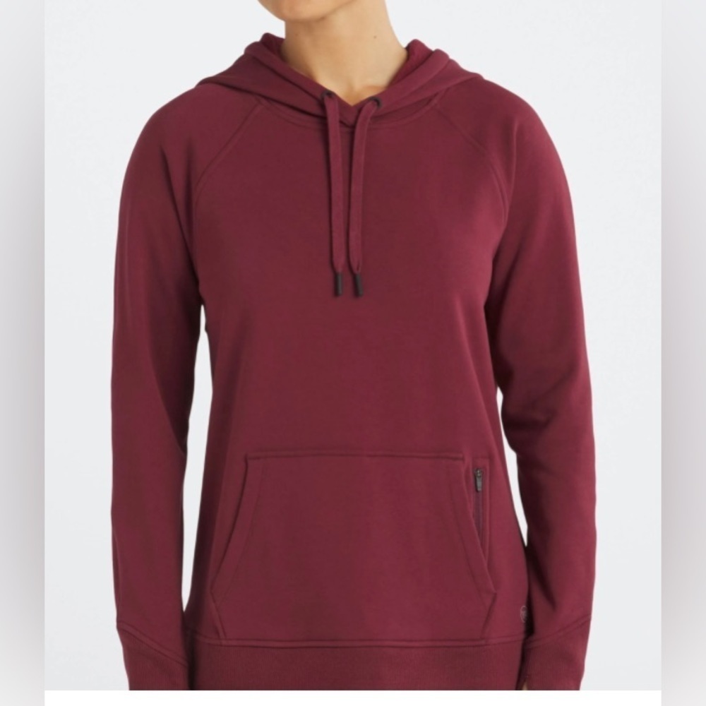 NEW - WE WANDER
Daisy Hooded Fleece Pullover Top. Burgundy. XS